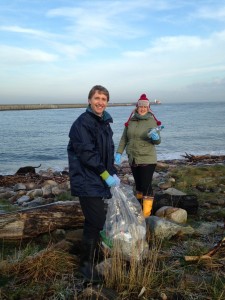 Colin and Kathryn collecting litter