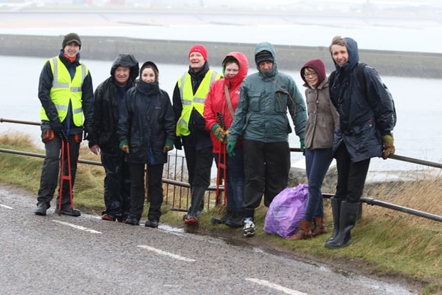 All litter picking group with Professor Moffat