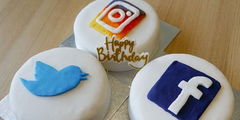 Picture of cakes with Twitter, Instagram and Facebook logos